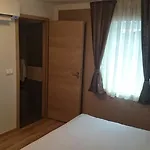Guest house Postojna Rooms 3*