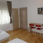 Guest house Postojna Rooms