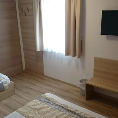 Postojna Rooms Πανσιόν 3*