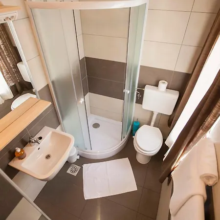 Postojna Rooms 게스트하우스