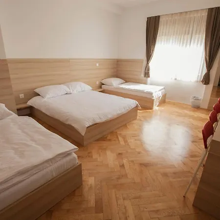 Πανσιόν Postojna Rooms 3*