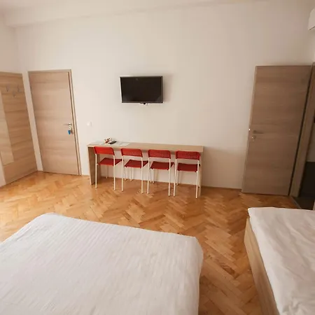 Πανσιόν Postojna Rooms