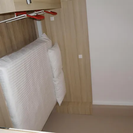 Postojna Rooms 포스토이나