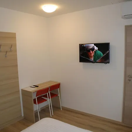 Postojna Rooms 3* 포스토이나