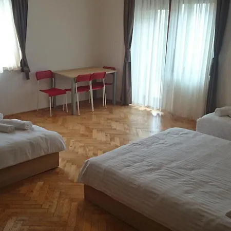 Postojna Rooms 3*