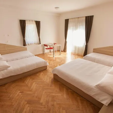 Postojna Rooms 게스트하우스