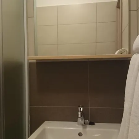 Postojna Rooms 3*